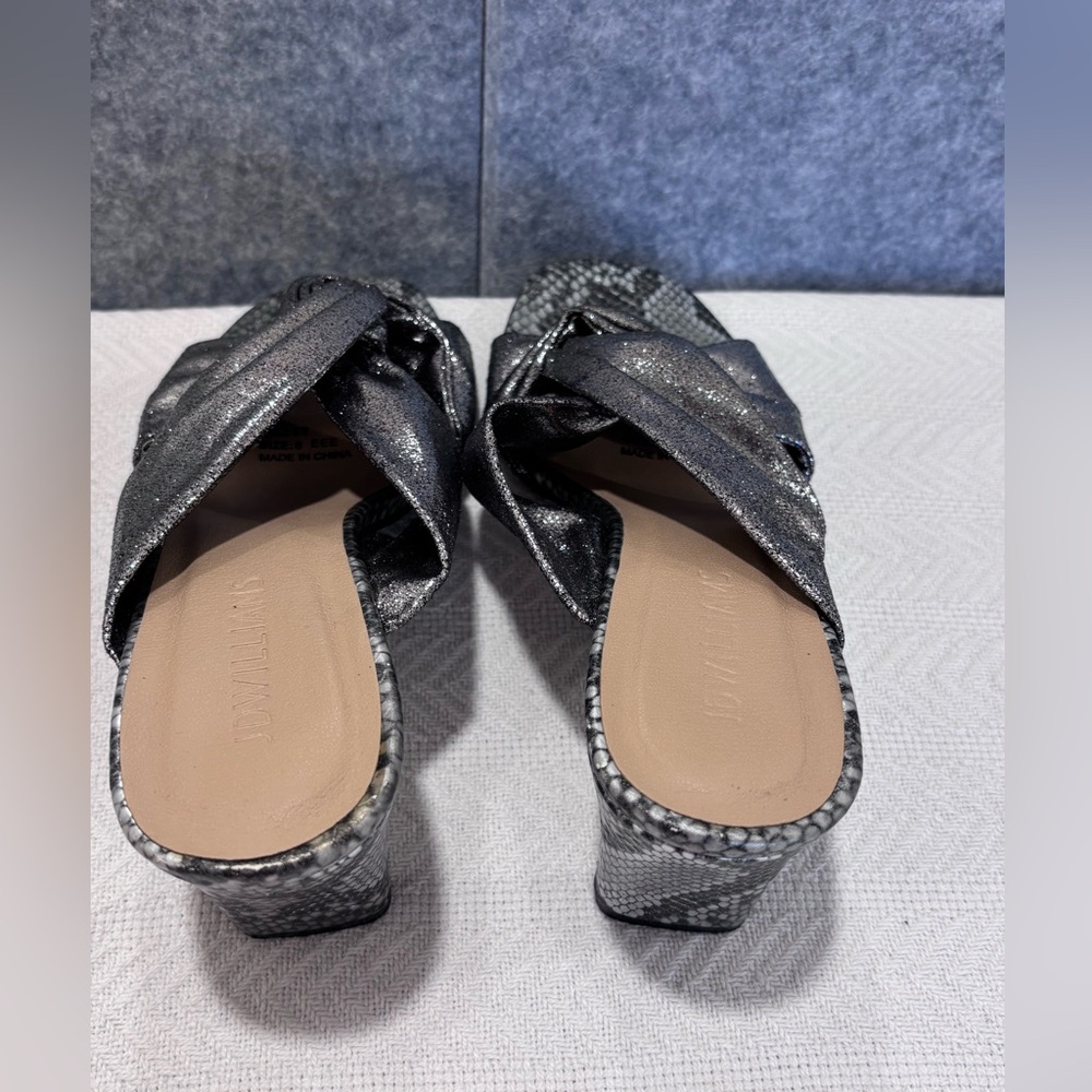 💜Metallic Silver Knot Slide Sandals - Picture 4 of 9